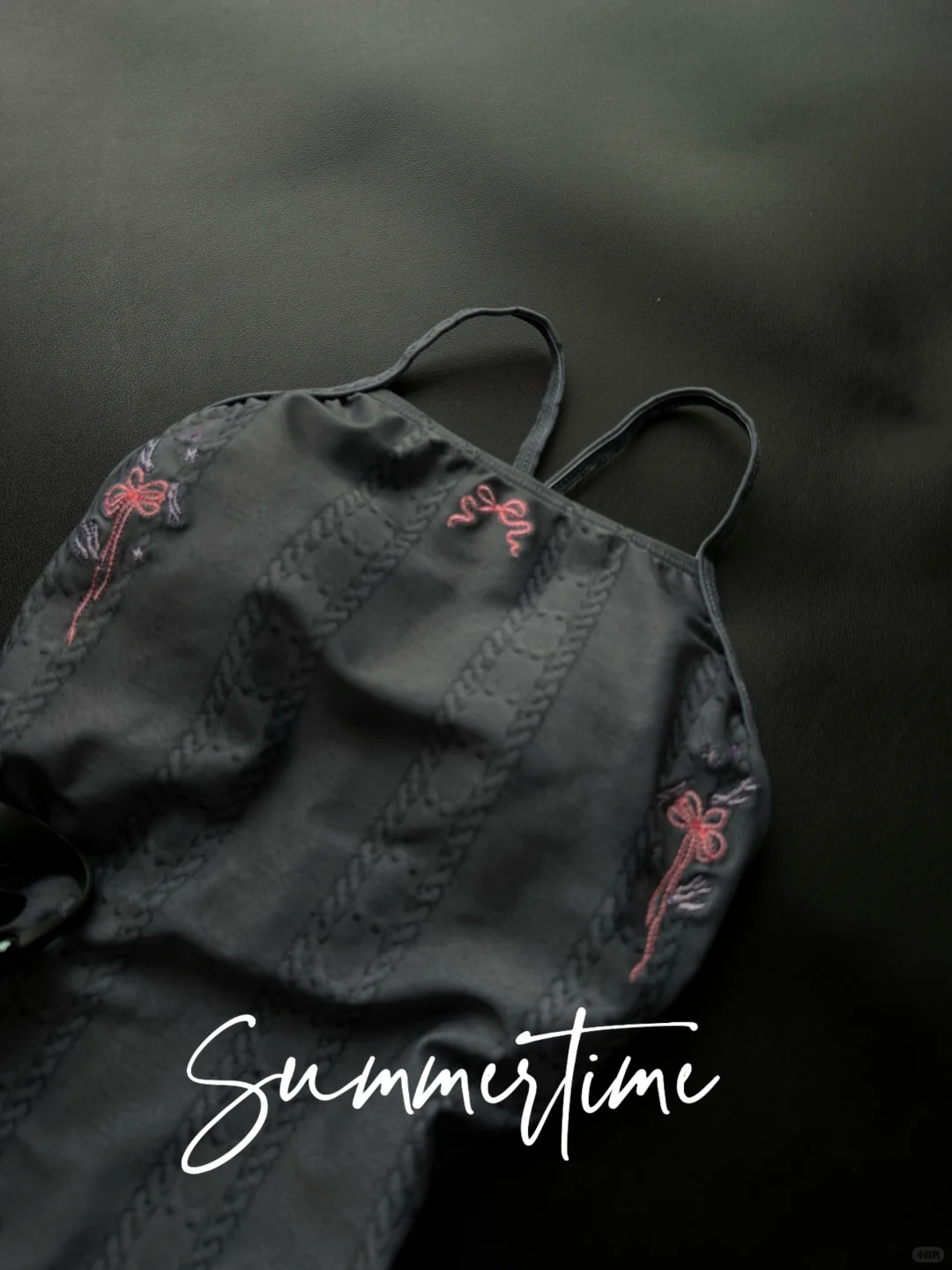 我被这条泳衣吸引啦～～～💗💗💗