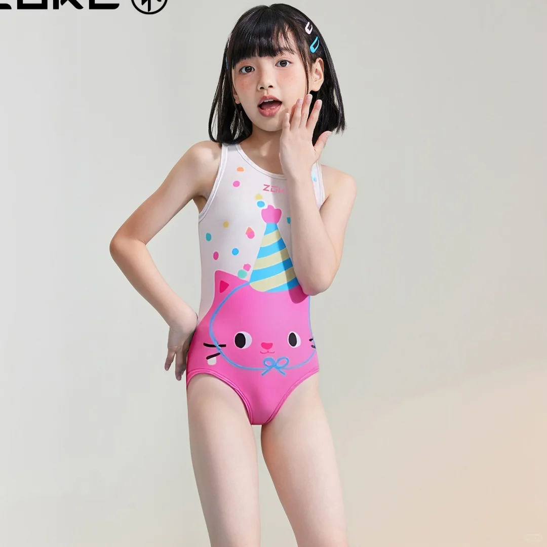 喵呜～泳池里的粉色小甜妹来啦🥰