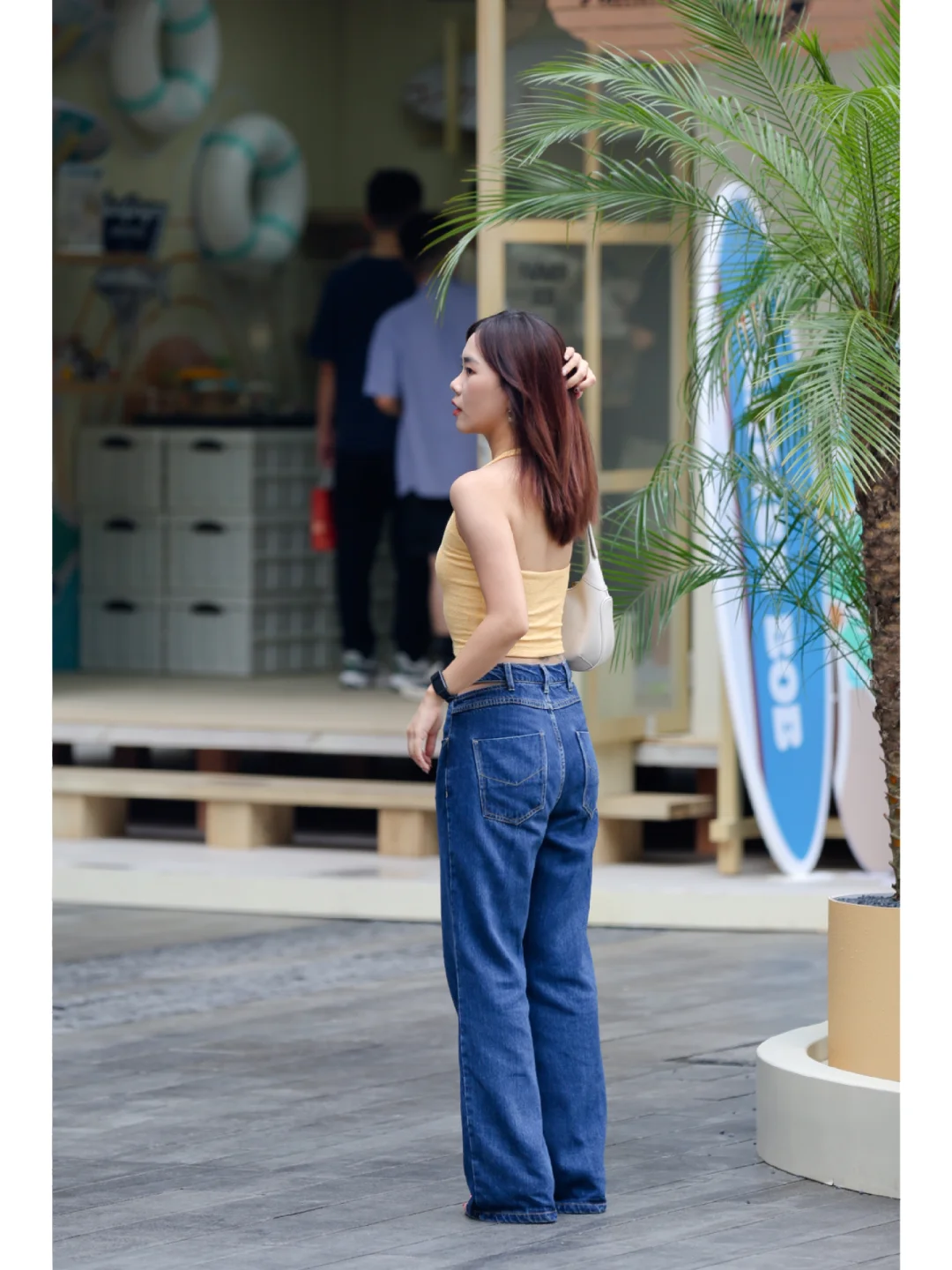 深圳街拍粉裙高跟小姐姐