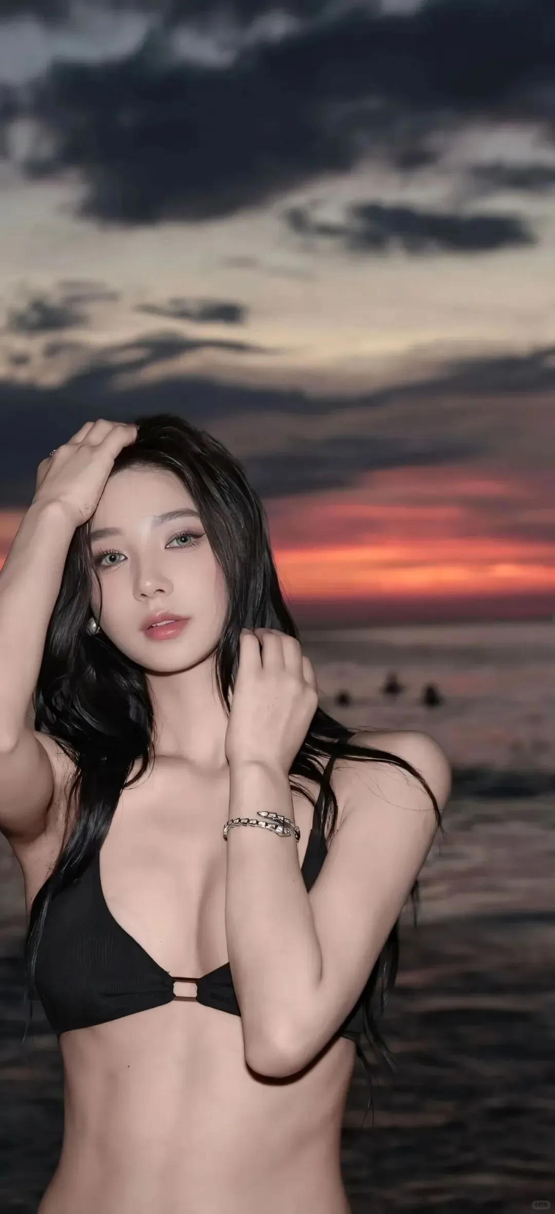 SHARE，18张美女高清壁纸合集