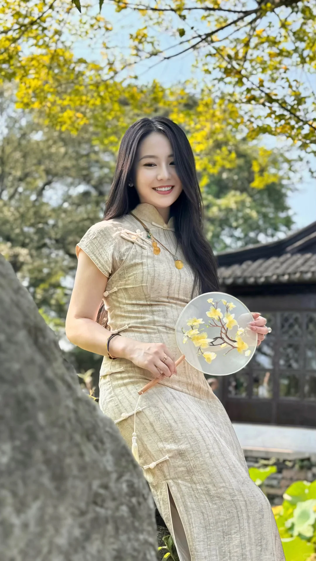 素雅旗袍+蜜蜡！刻在中国女人骨子里的温婉