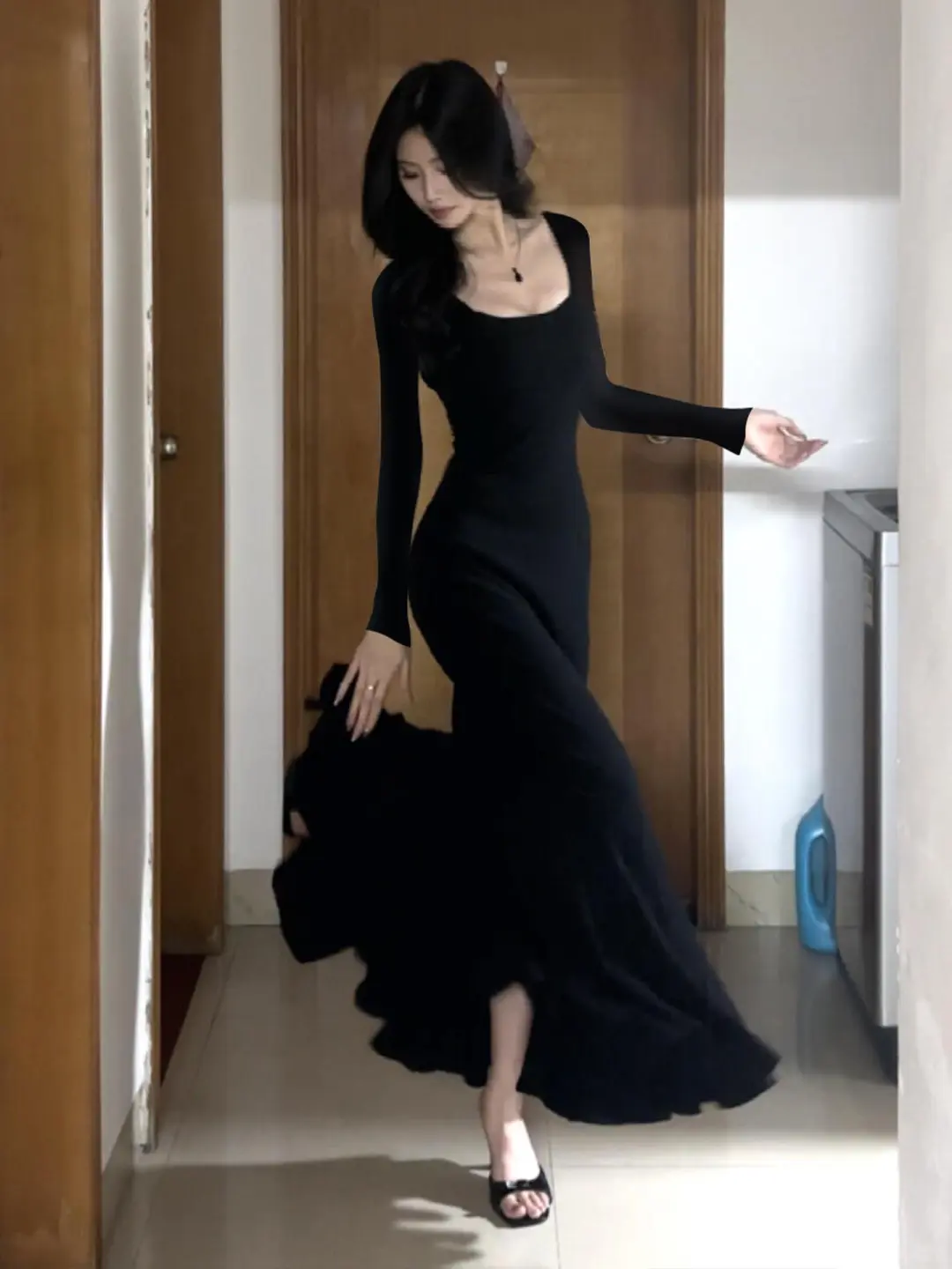 🖤全网首发！显白短款包臀裙来啦