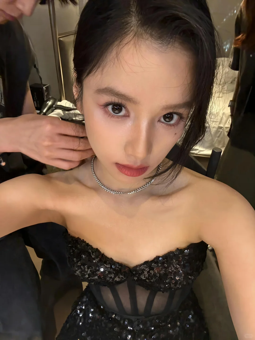 张婧仪，怼脸拍