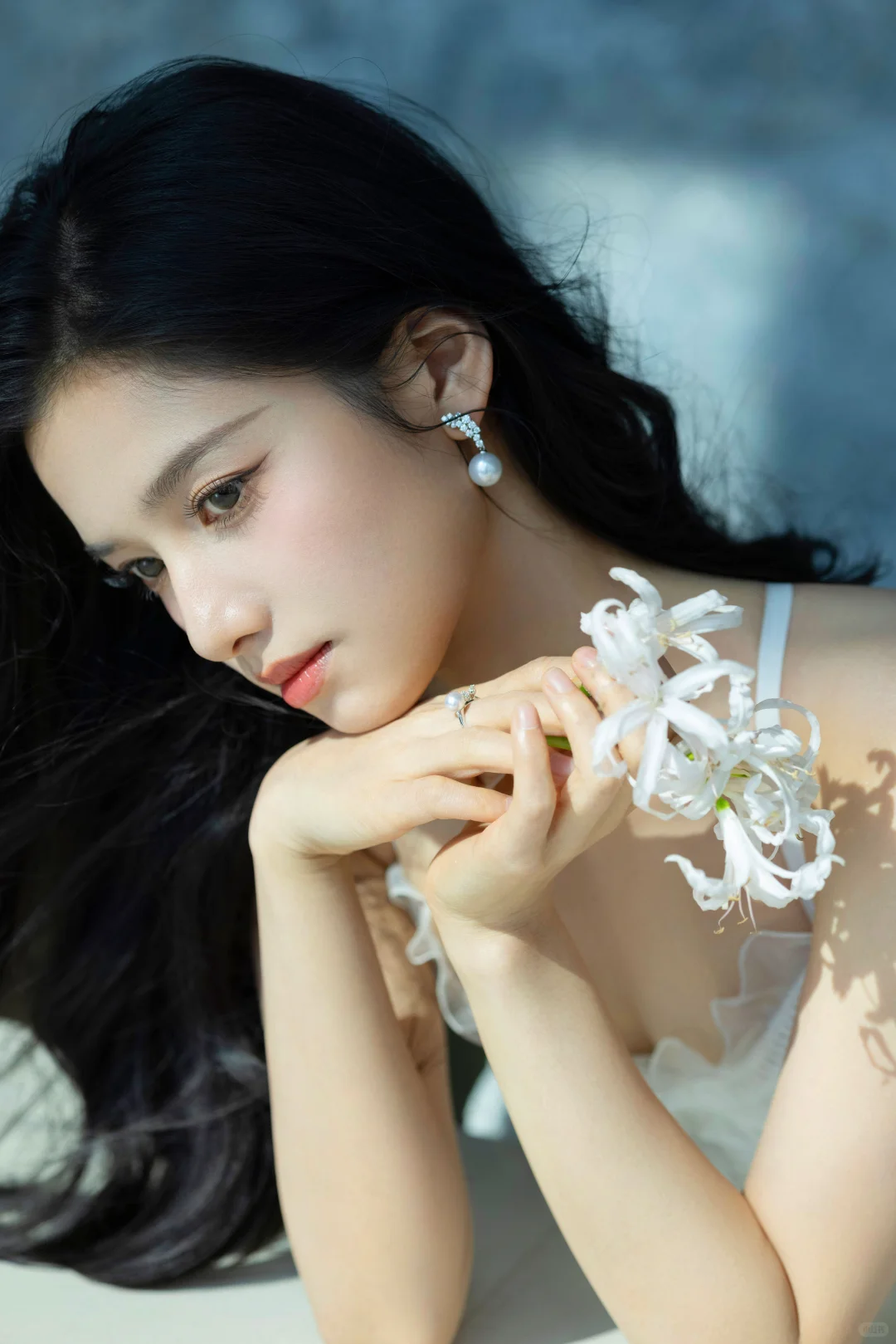 张婧仪｜兰蔻活动🤍清新大气的蕾丝白裙