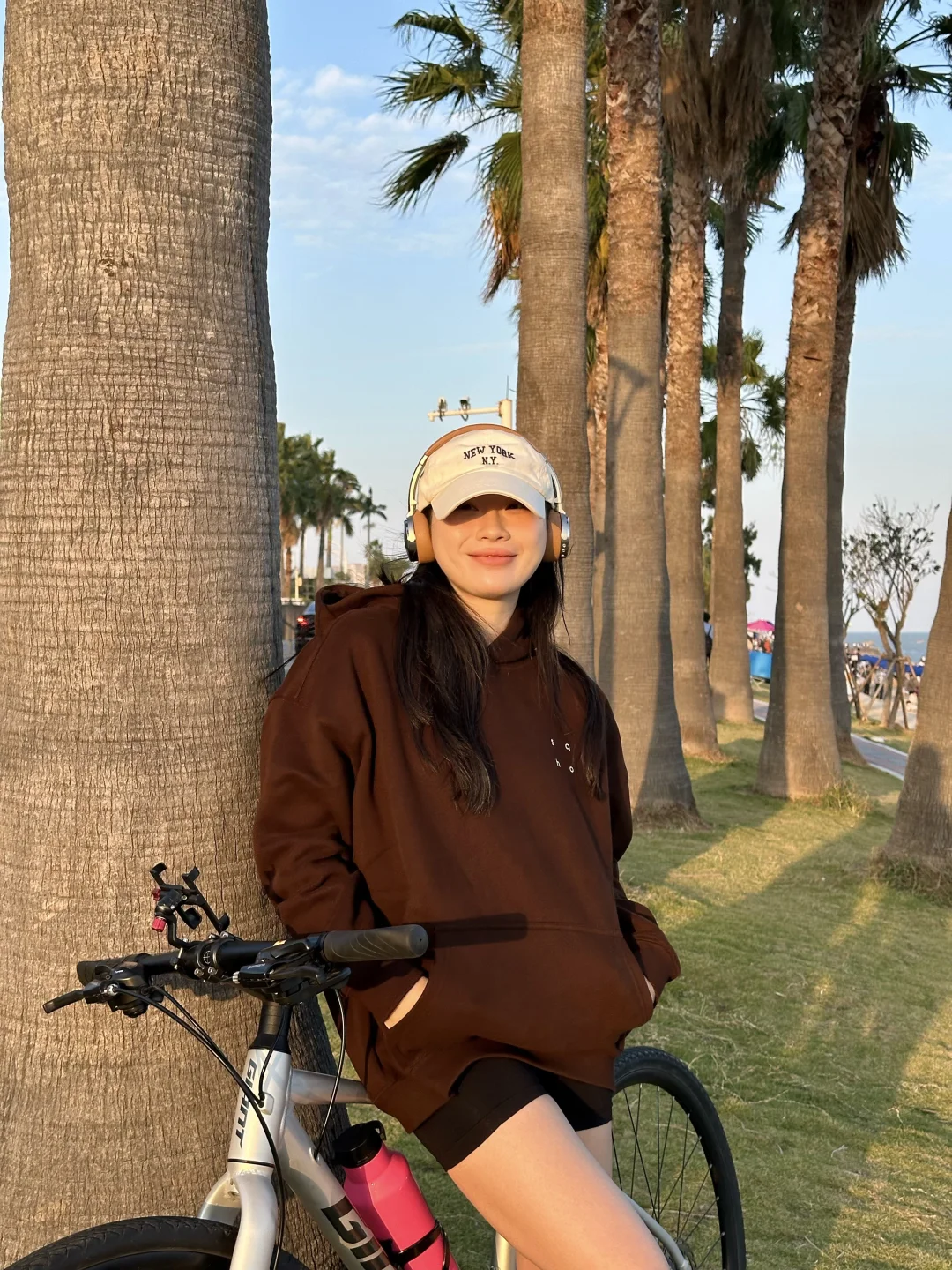 和我的自行车在海边看日落🚴