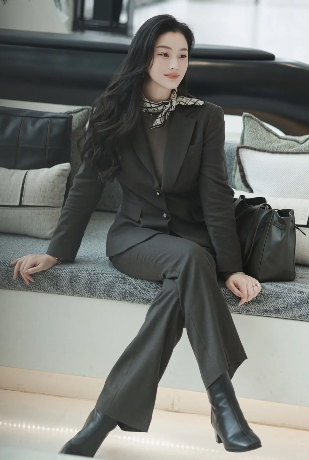 《诉讼女王》中Kim Kardashian饰演女律师