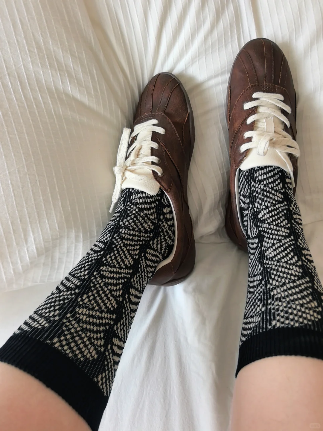 复古黑袜子🧦、秋冬氛围感满满！