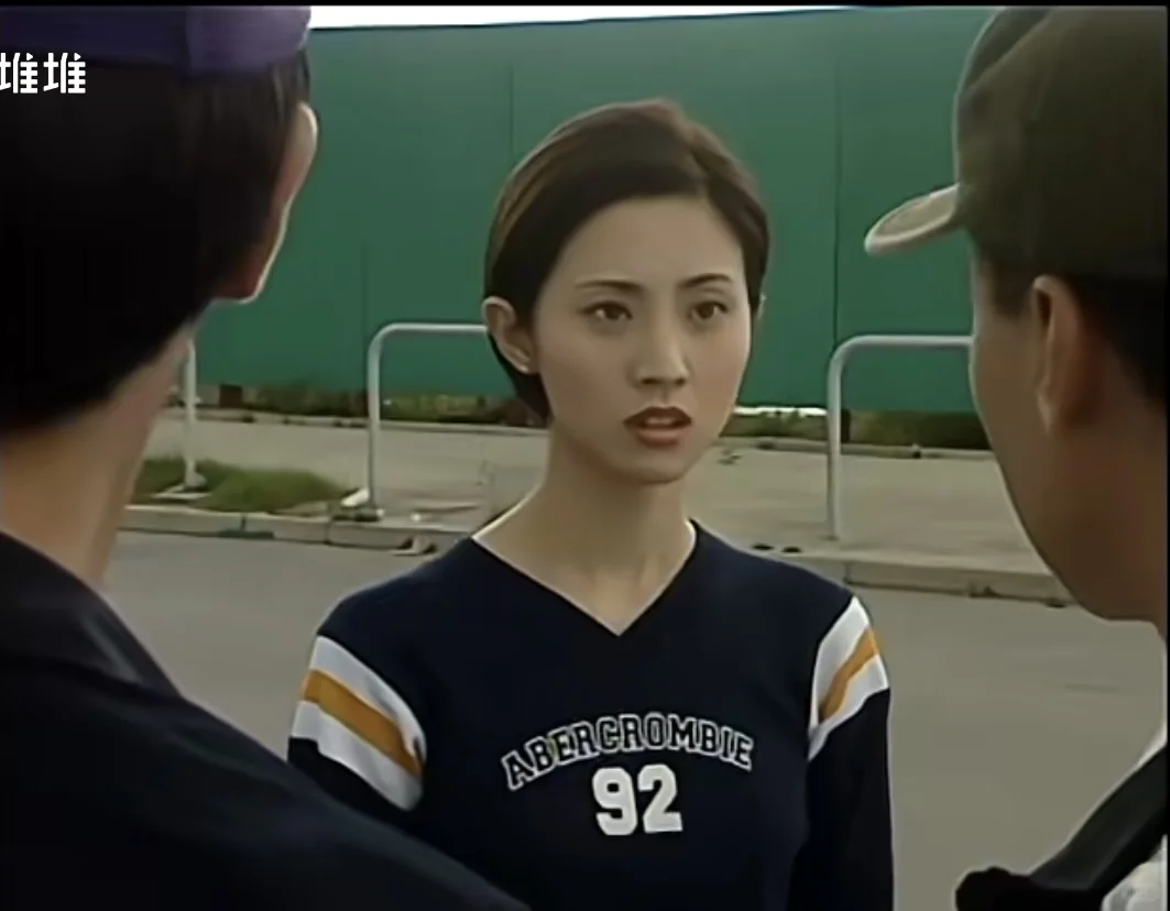 靓女连哭都是美丽的