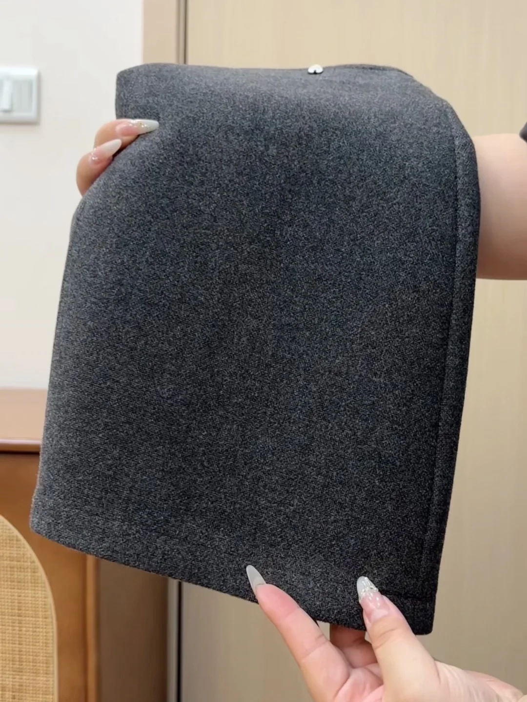 必须要分享！！要穿包浆了的毛呢短裙！！！