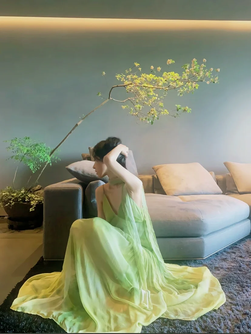 穿绿色裙子真的很好看～绿意🍃