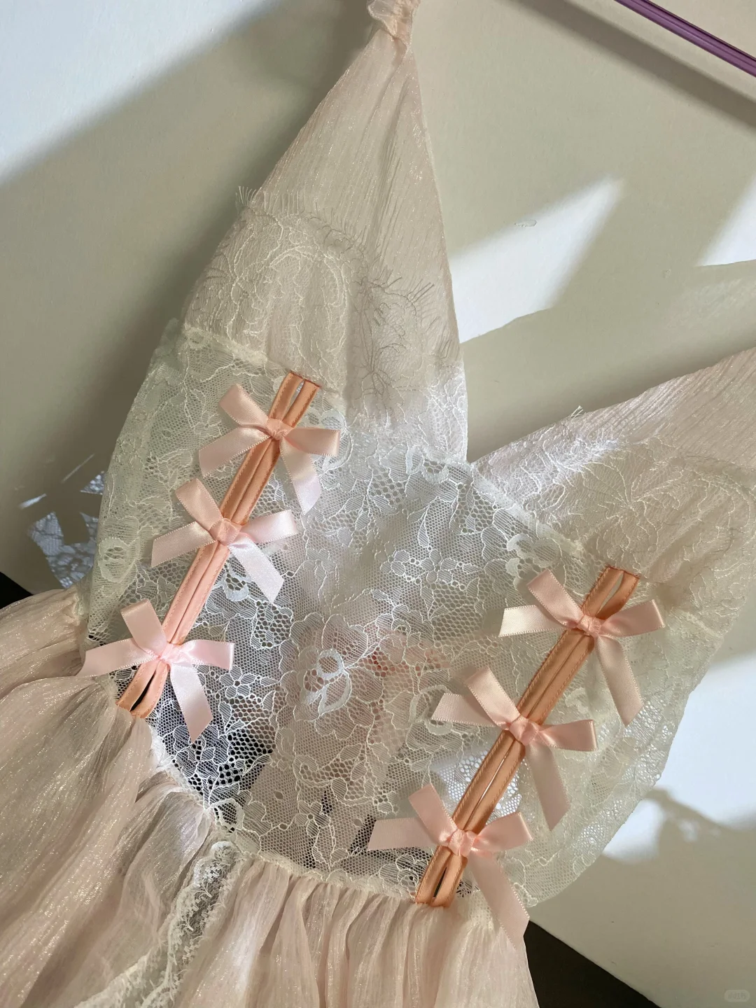 温柔如你，今晚的幸福就藏在这件粉色睡裙里