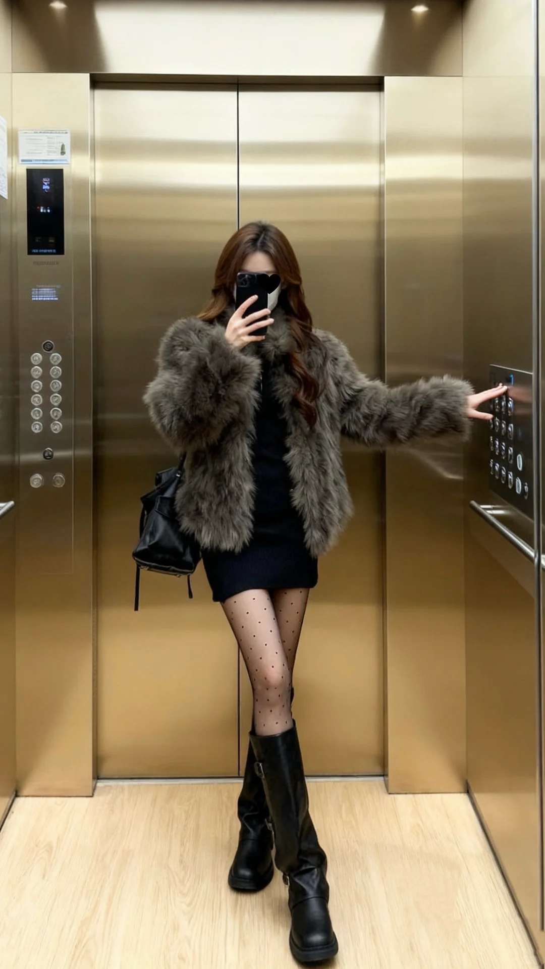 皮草➕包臀裙➕黑丝，太辣了！！