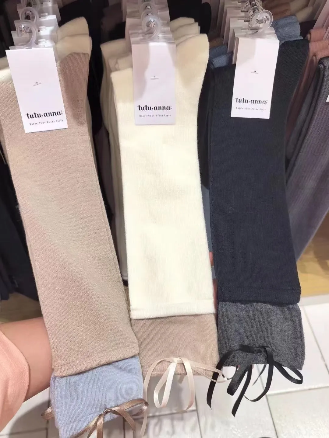 好看的过膝中筒袜😃