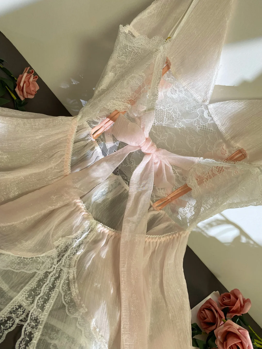 温柔如你，今晚的幸福就藏在这件粉色睡裙里