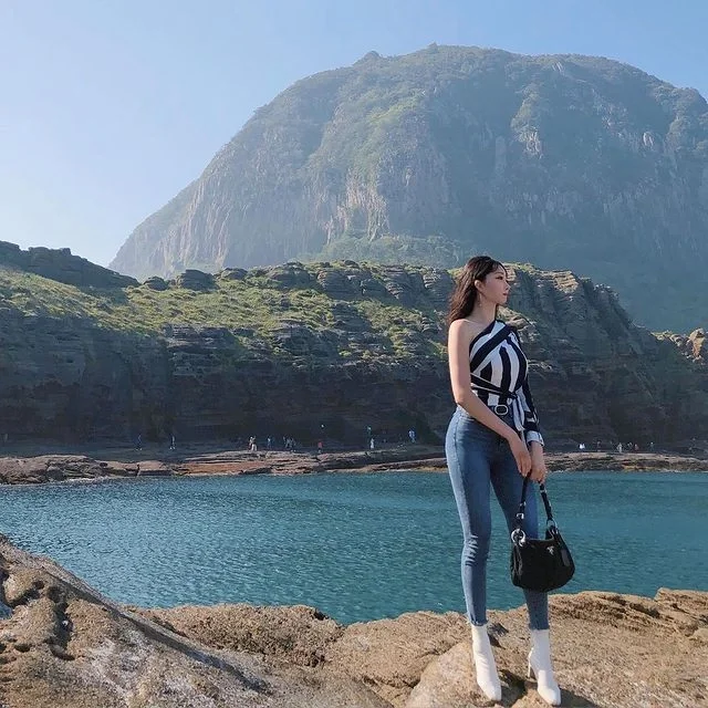 [ins美女]身材完美的大长腿女神模特写真