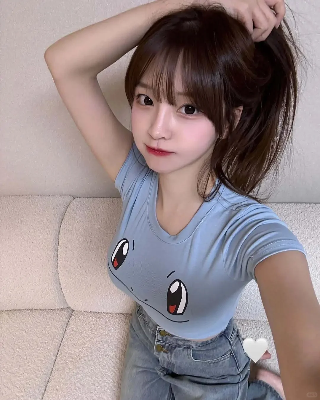 可爱萌妹，傲人身材