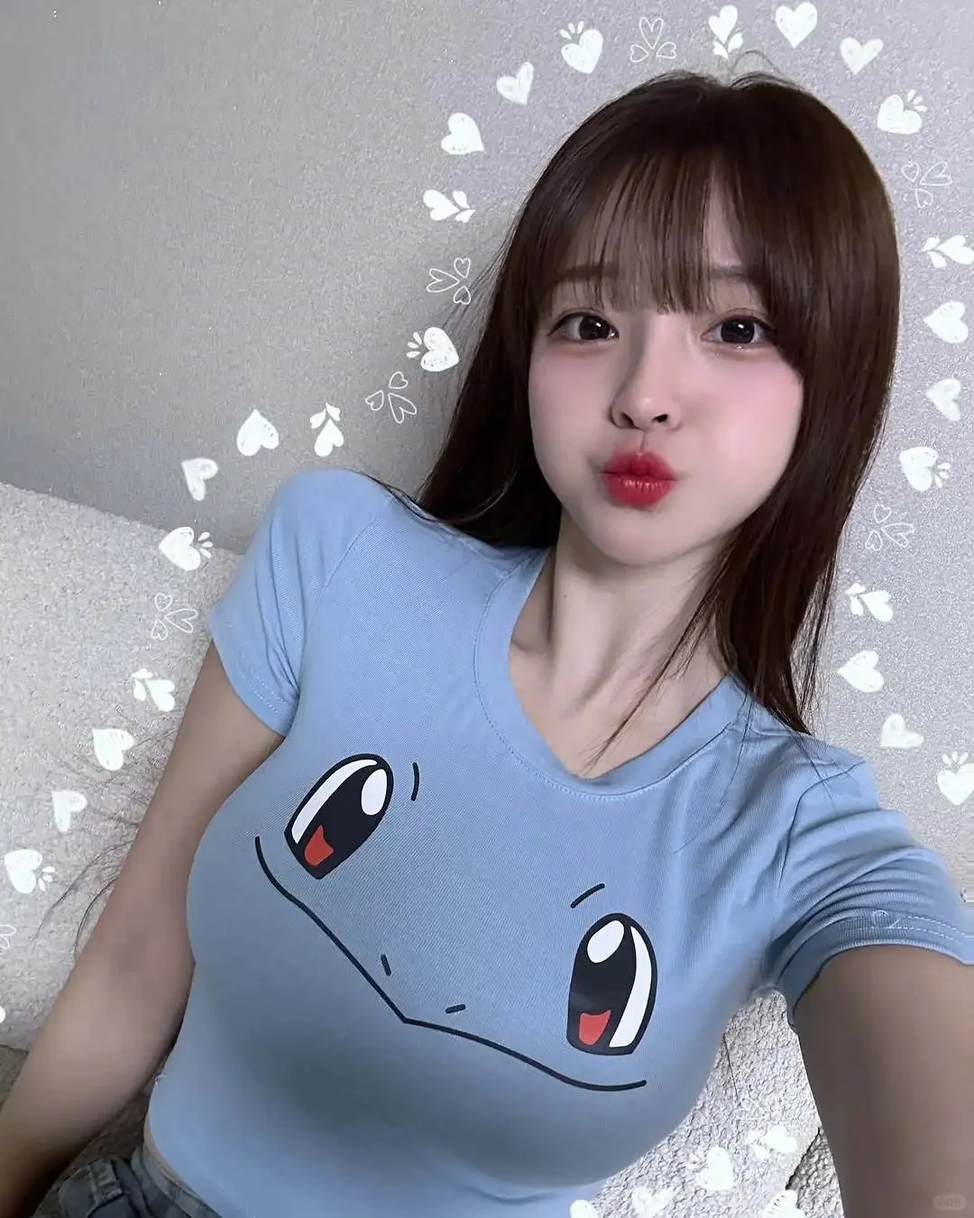 可爱萌妹，傲人身材