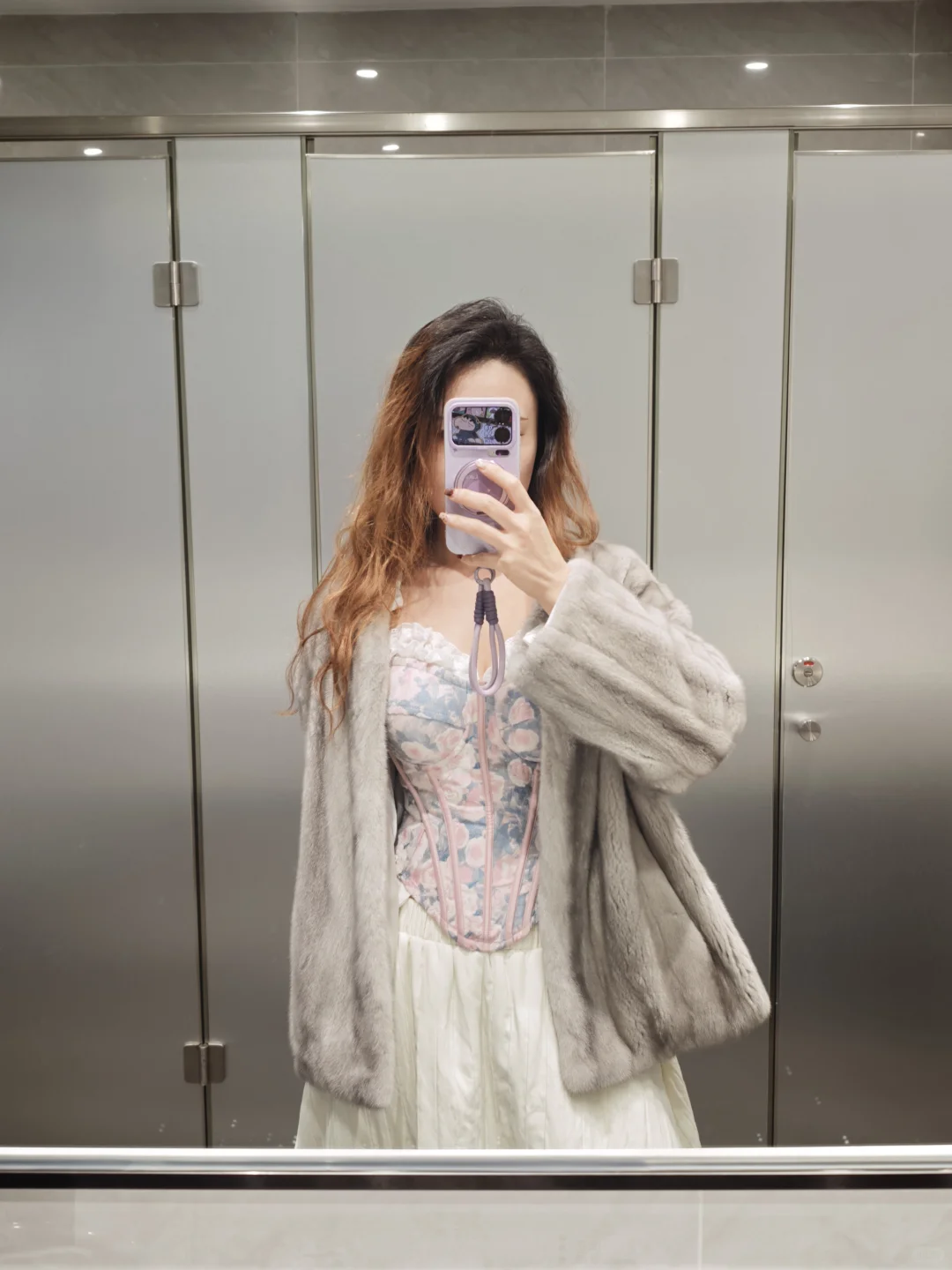 我爸说买漂亮衣服也嫁不出去，属于白花钱了