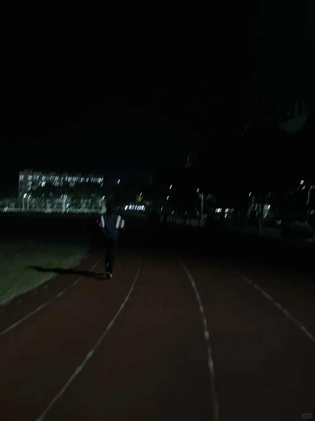 女大坚持跑完10km的一天！