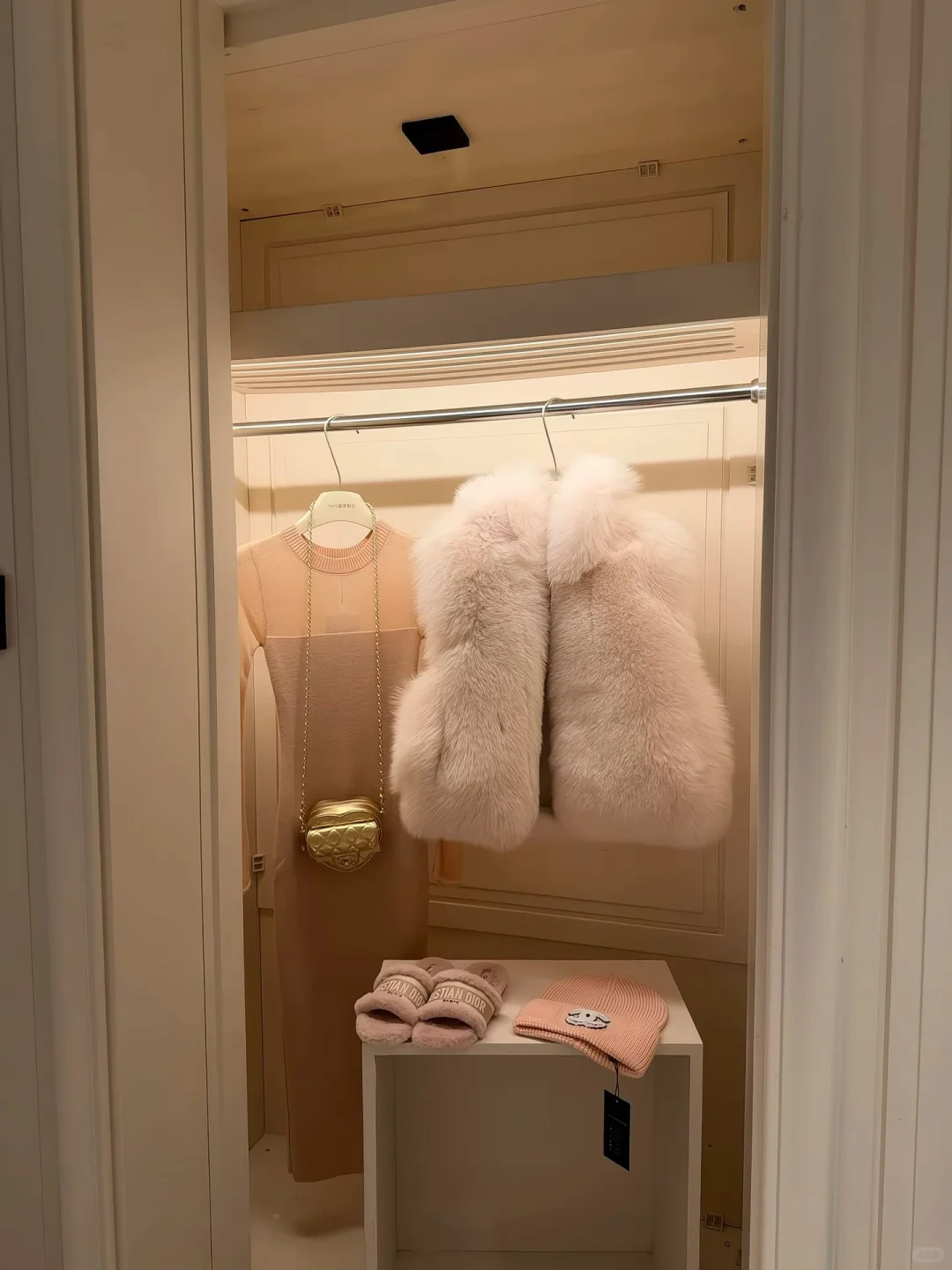 成熟女人的三大标志：穿貂买黄金听凤凰传奇