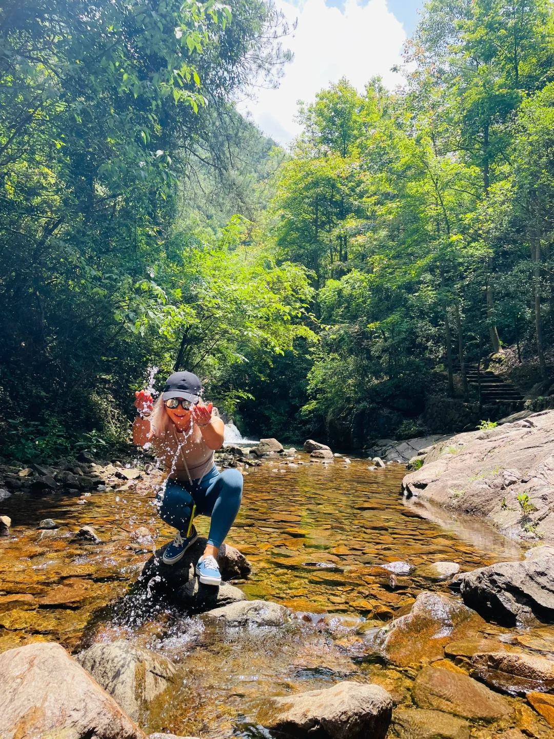 山野滤镜全开！女生和自然的配适度100%💥