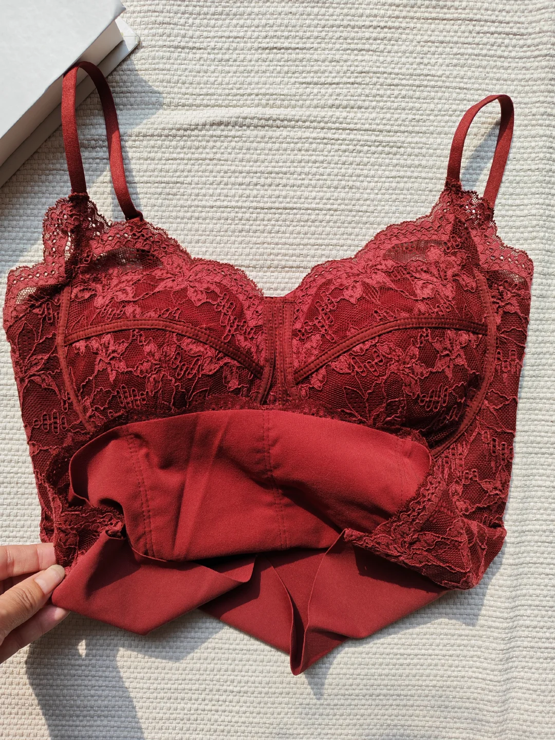 一眼心动的红色蕾丝吊带🌷好喜欢啊！！