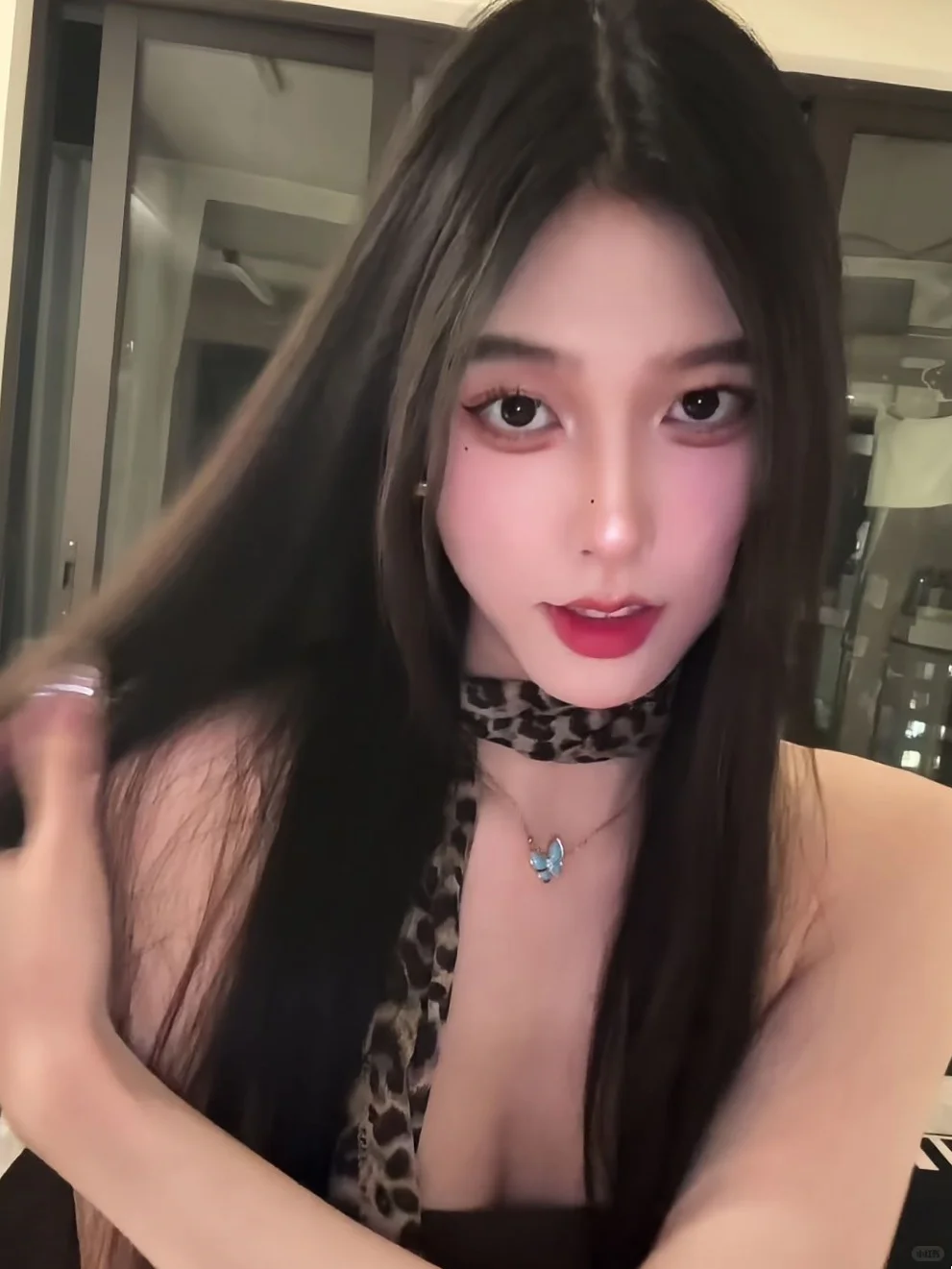 气质这一块也得靠颜值来提升