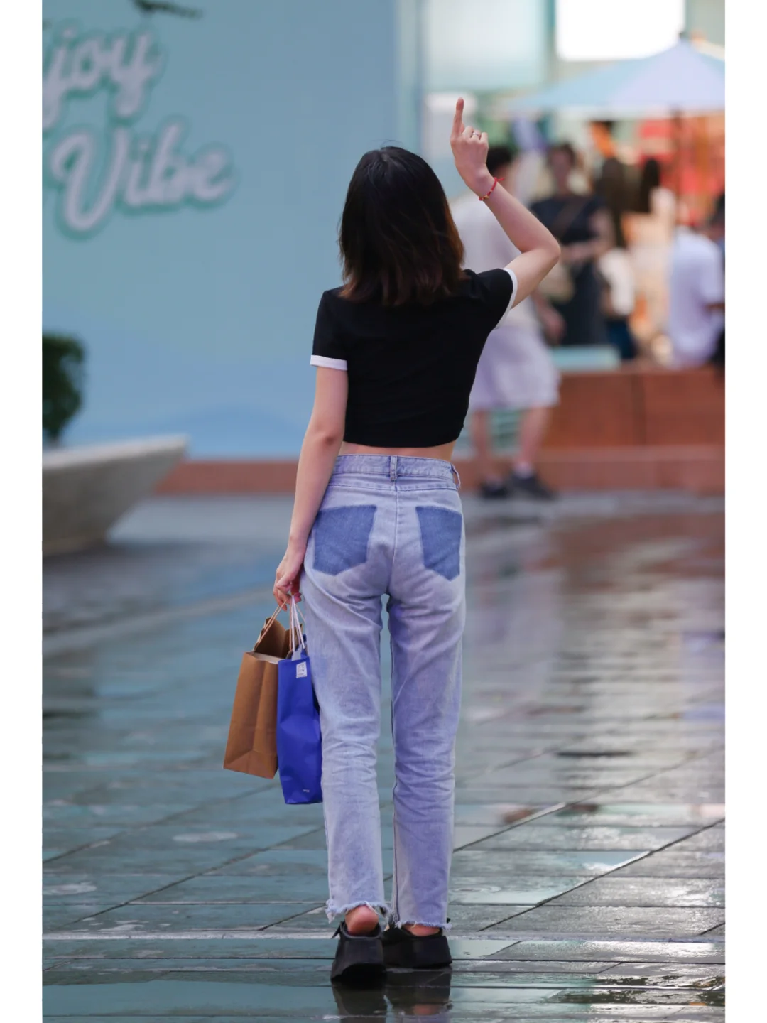 深圳街拍粉裙高跟小姐姐