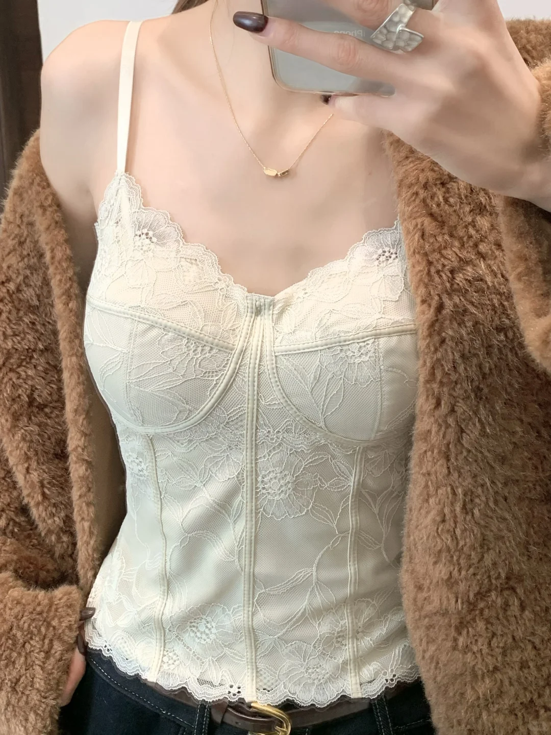 这蕾丝吊带尊的泰美了!法式慵懒感拿捏了