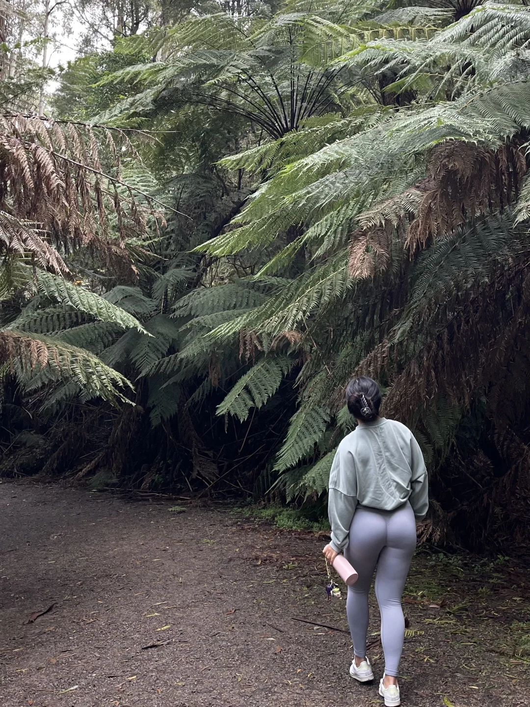 别吵了！还是穿秋裤去爬山比较舒服
