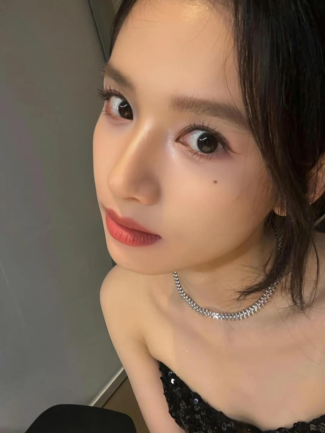 张婧仪，怼脸拍