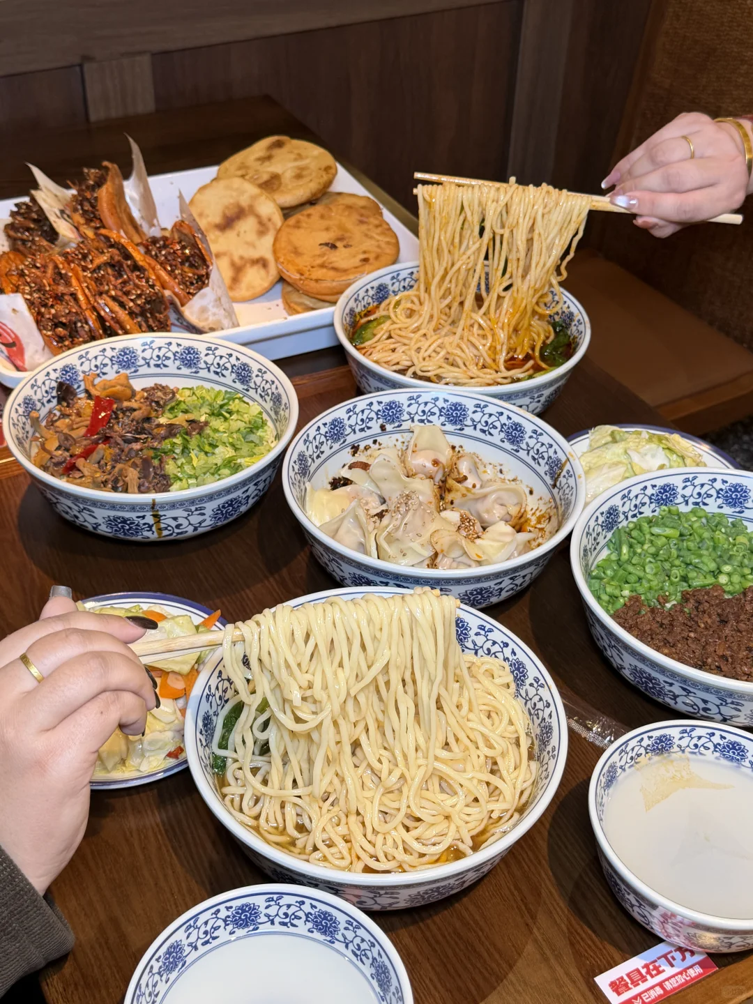 在临淄也能吃到全网爆火的✨糖醋鸡丝肉饼啦