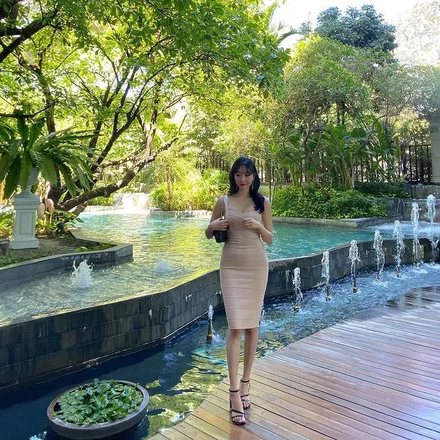 [ins美女]身材完美的大长腿女神模特写真