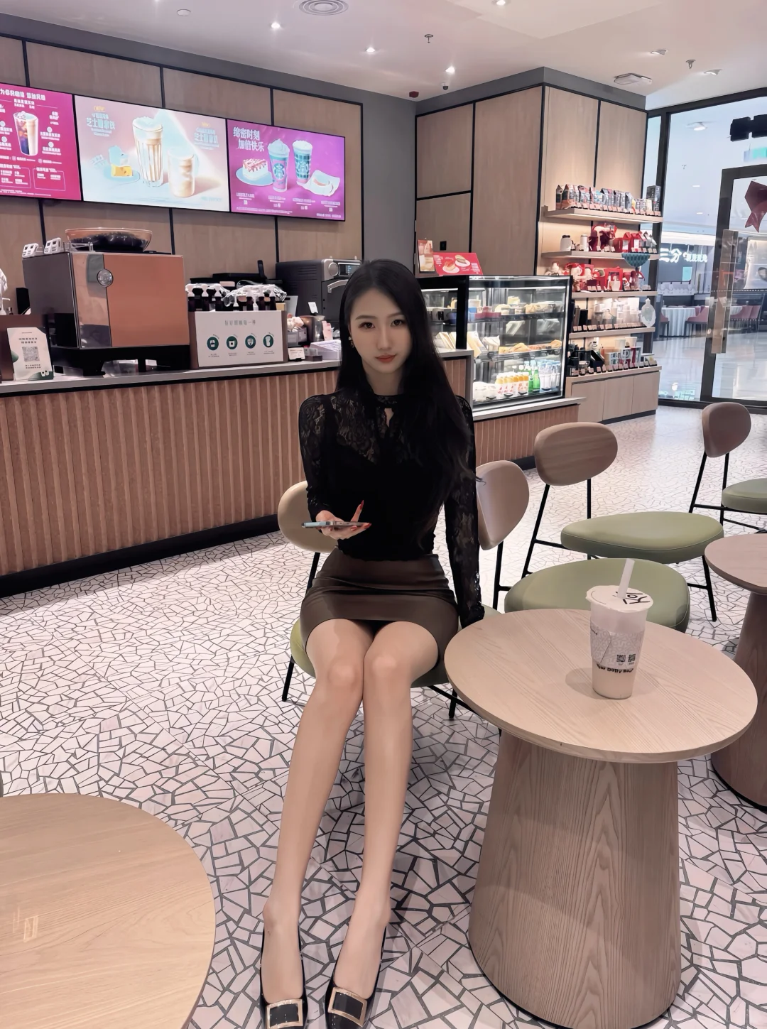 蕾丝包臀裙的权威我后知后觉