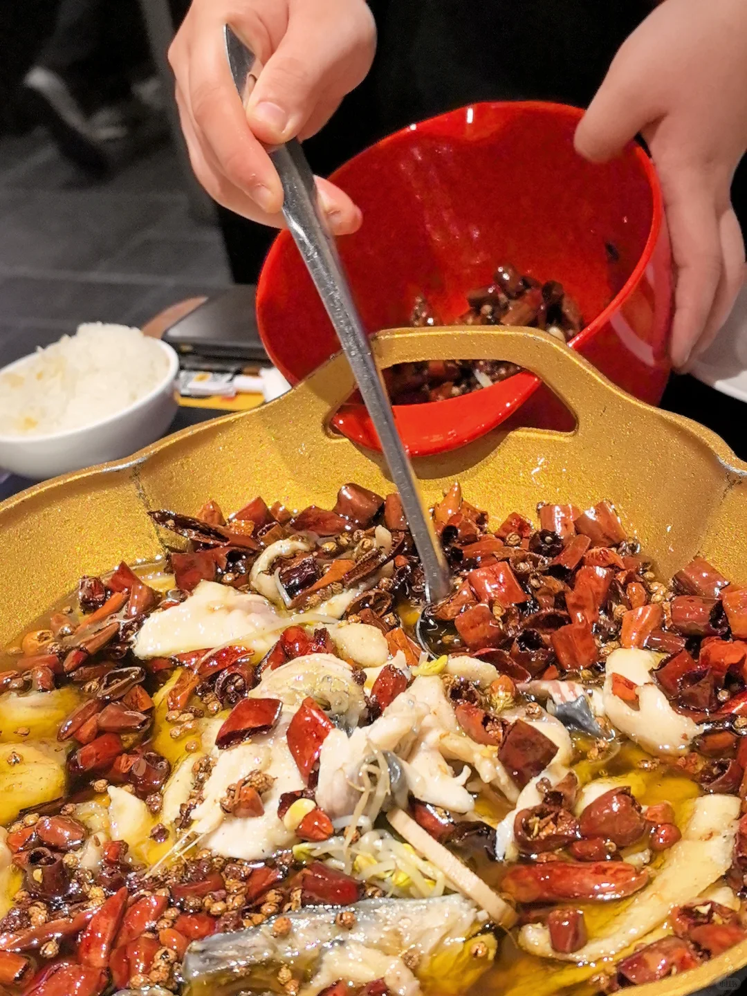 甄野川小馆｜龙湖天街的排队王一口就圈粉！