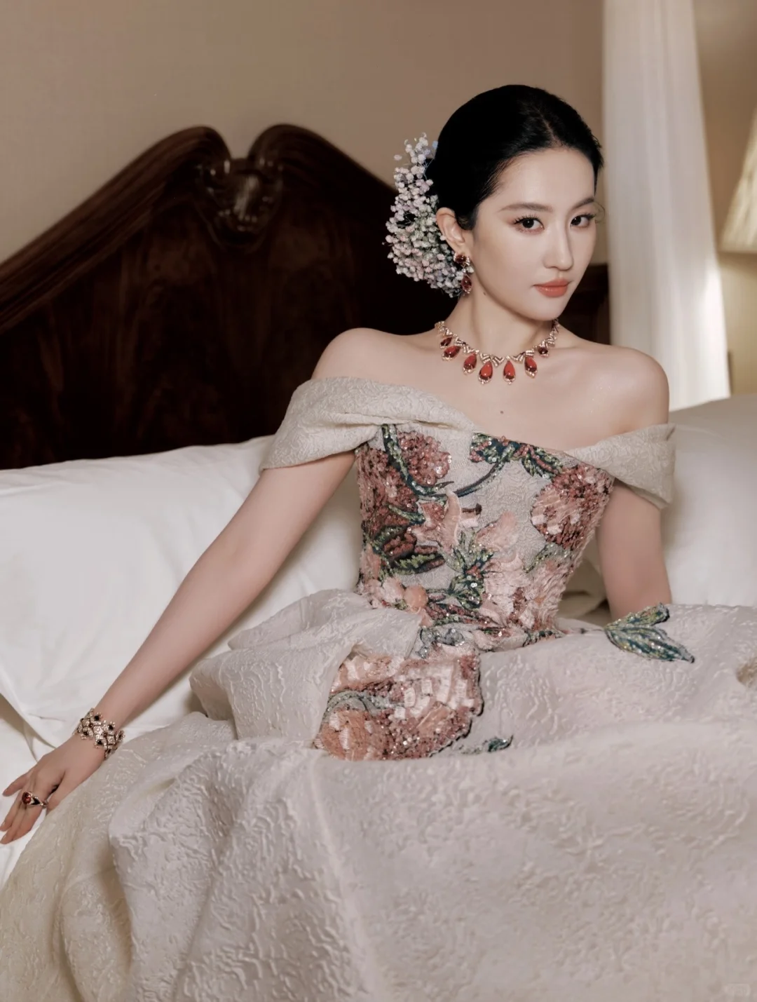 刘亦菲的颜值，到底高级在哪？