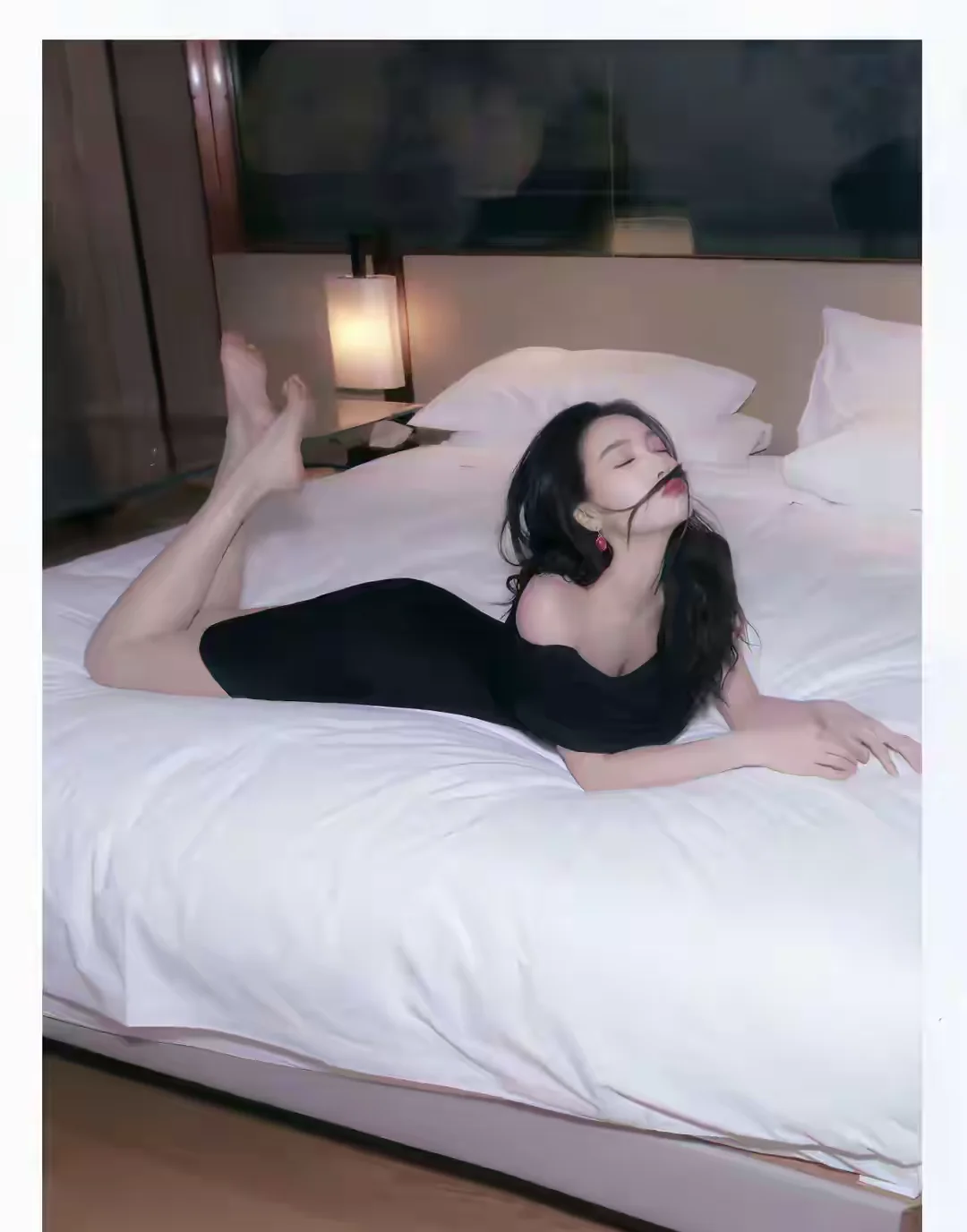 宋茜 包臀裙 床上私房照