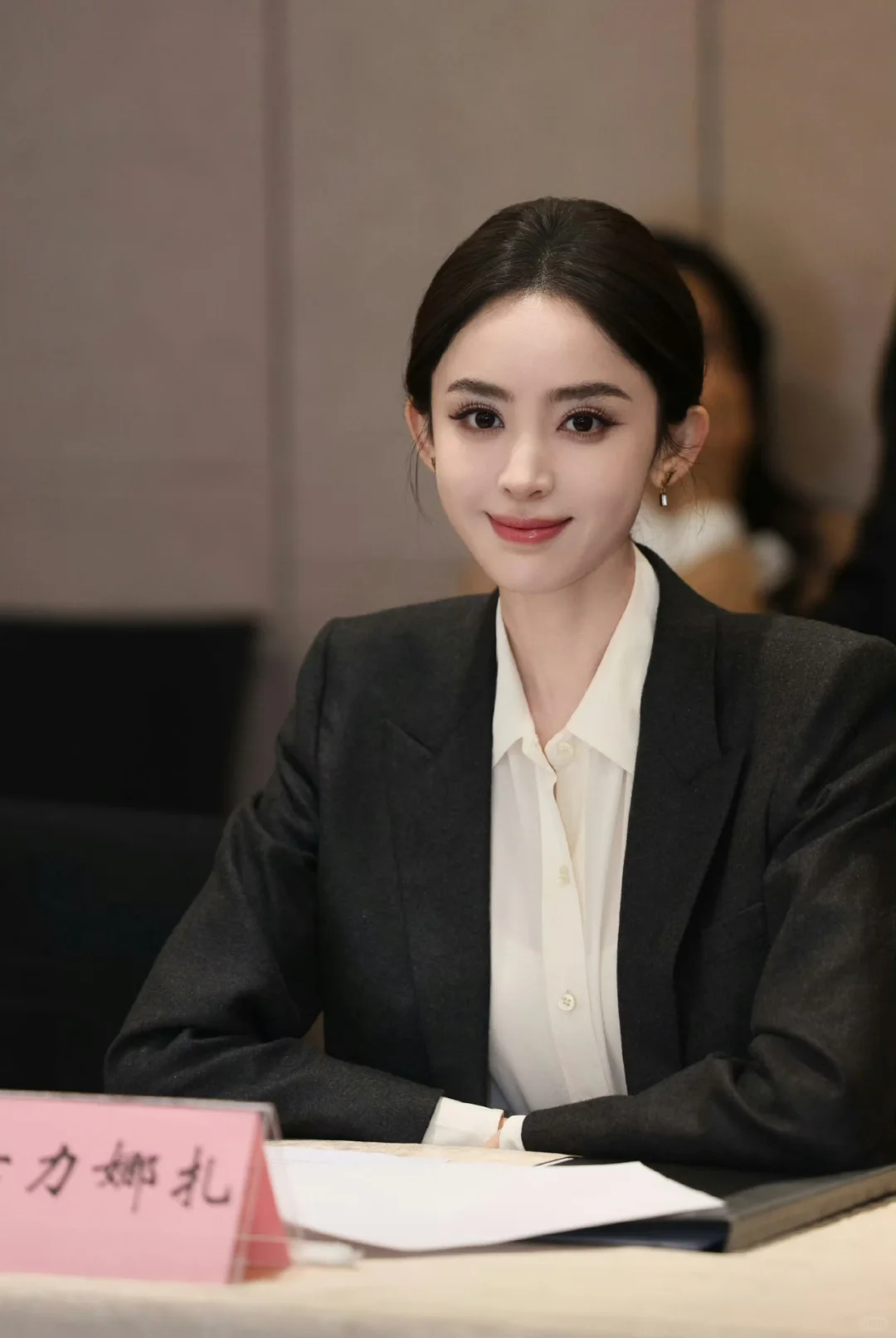 说她是内娱颜霸应该不会有人反对吧……