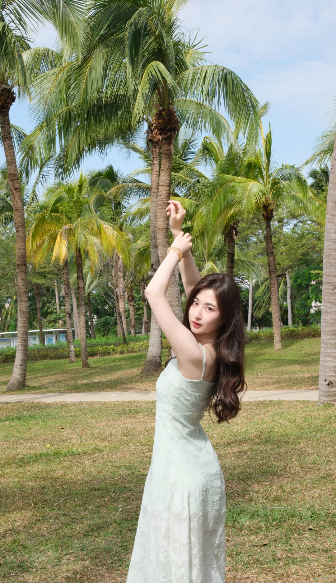 提前收藏⭐️这些在海边拍照姿势你一定能用到