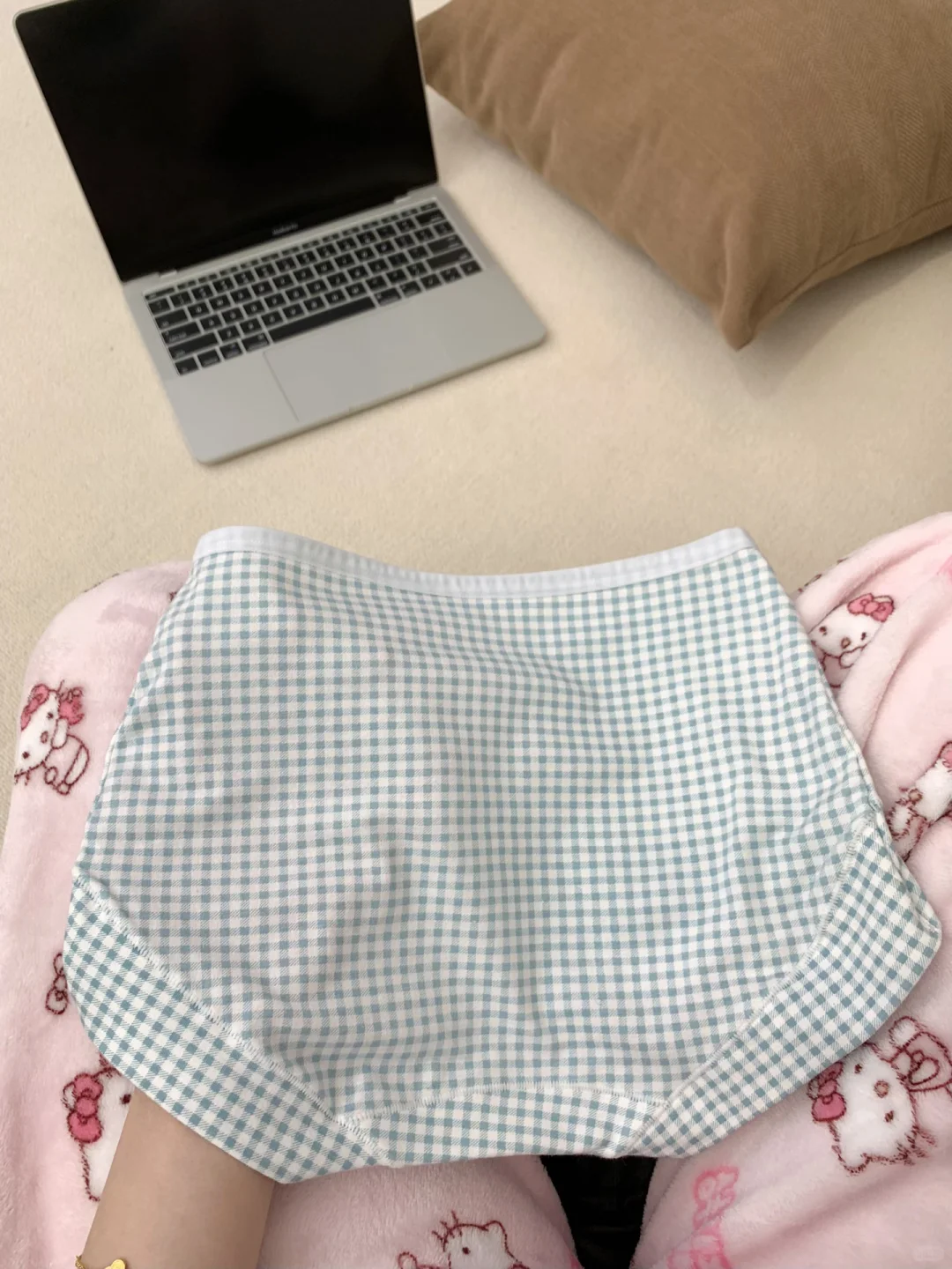 年度最爱！！女设计师的内裤绝了！