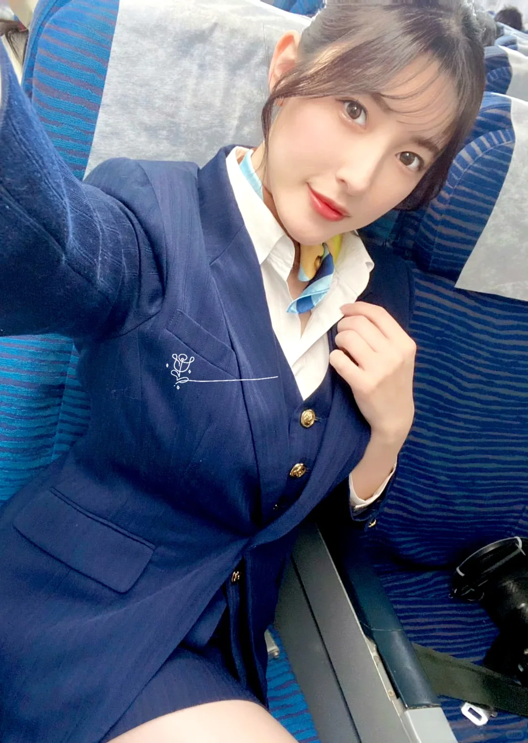 哇！蓝色制服真的好看！😭😭😭