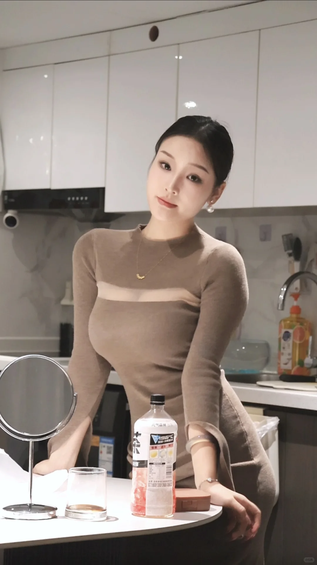 自己都觉得美的不知天地为何物了😋