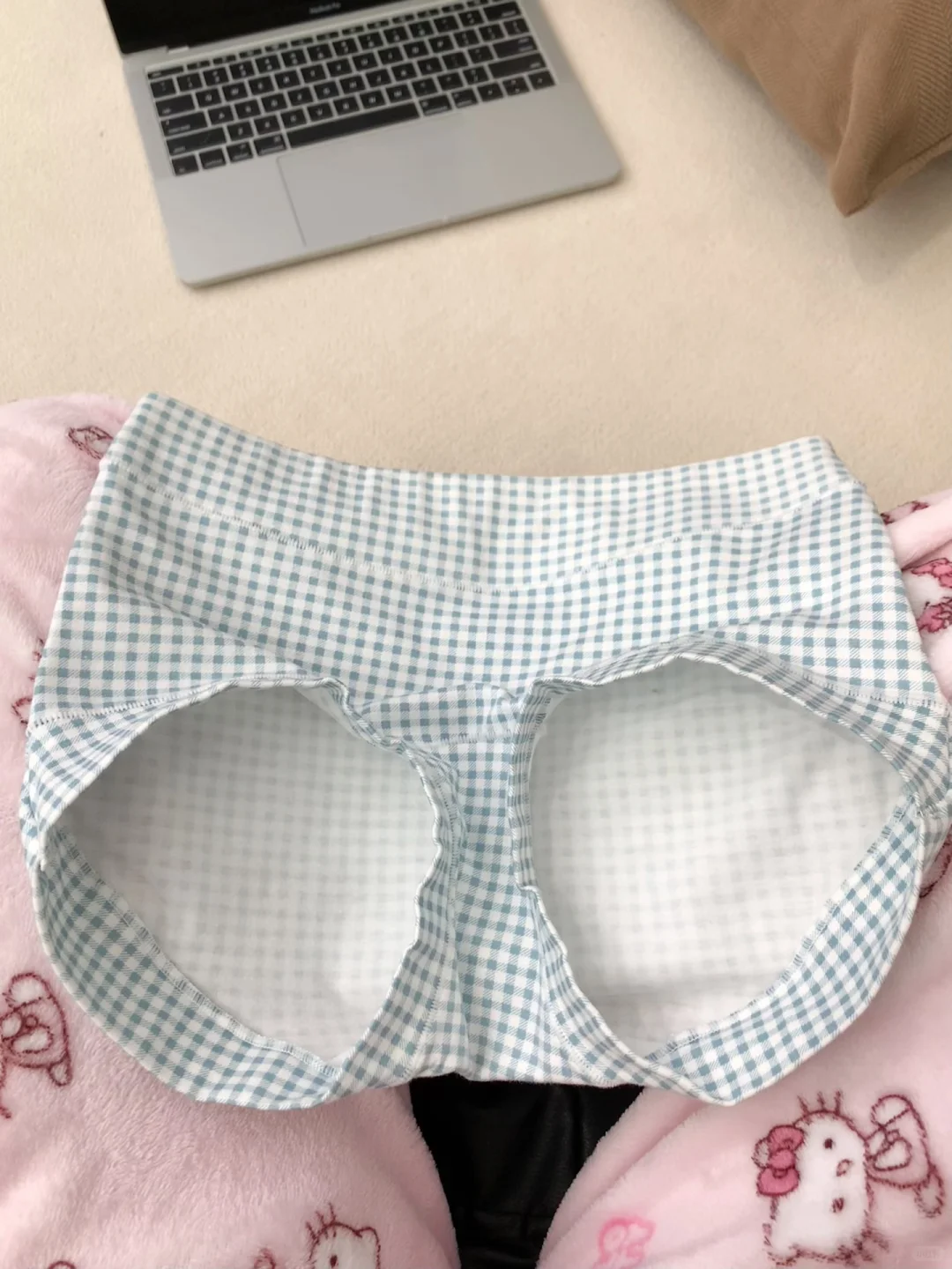 年度最爱！！女设计师的内裤绝了！
