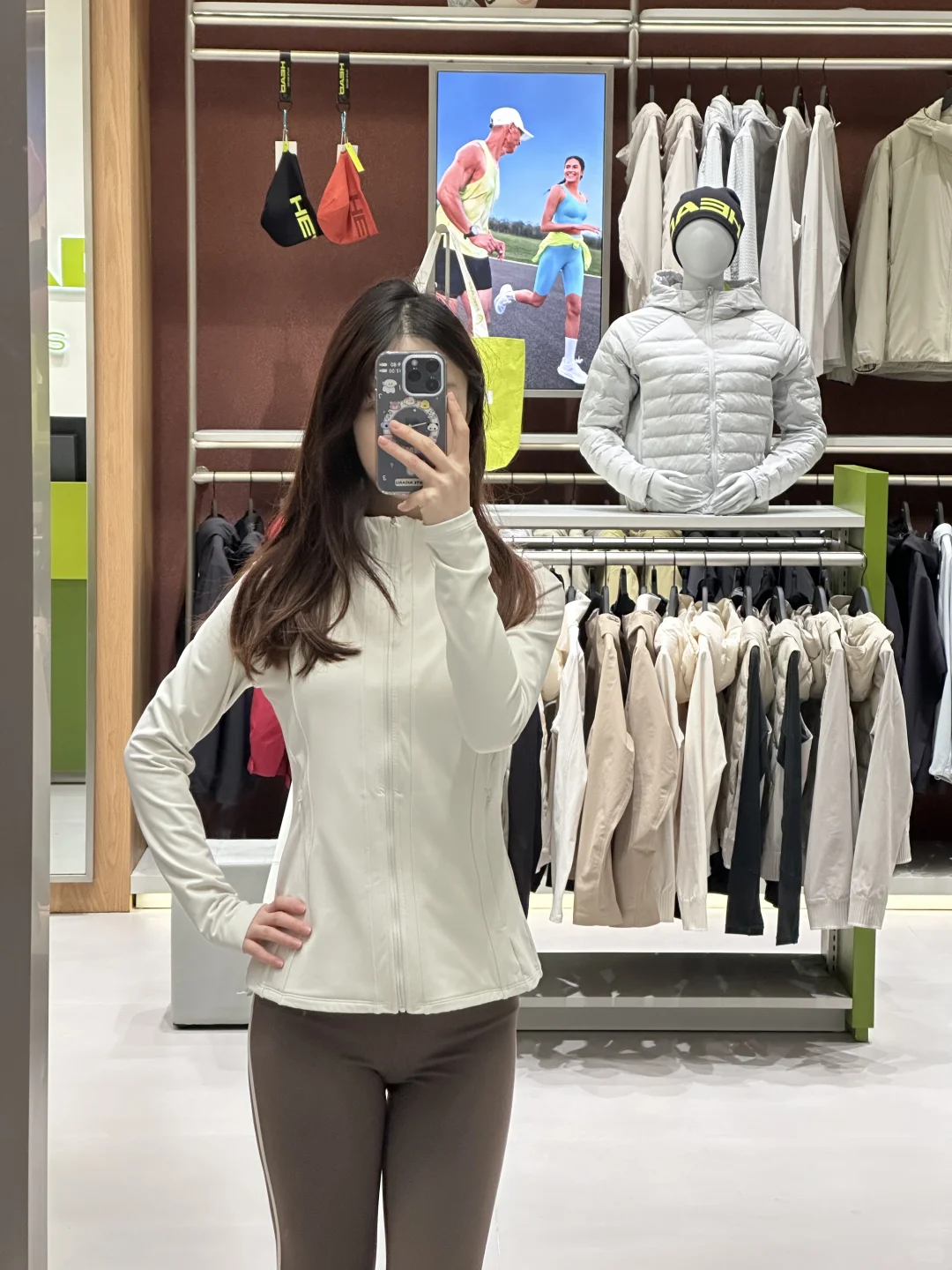 【HEAD】瑜伽服搭配微喇瑜伽裤太显腿长了吧