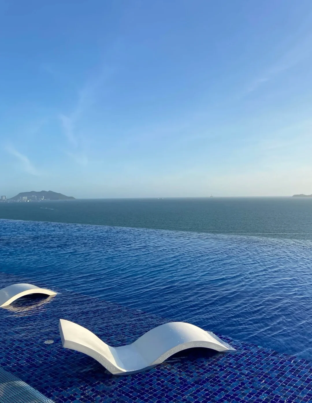 泡在水里的蓝色夏天🏝️