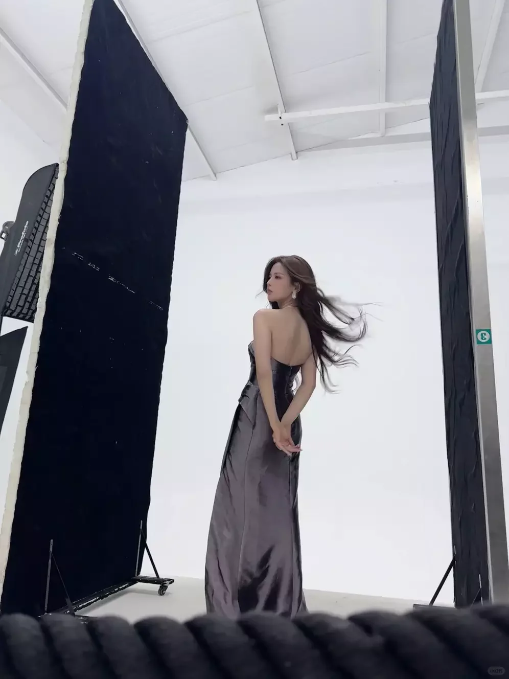 甜妹性感杀！杨超越凹凸身材+漫画腿绝了