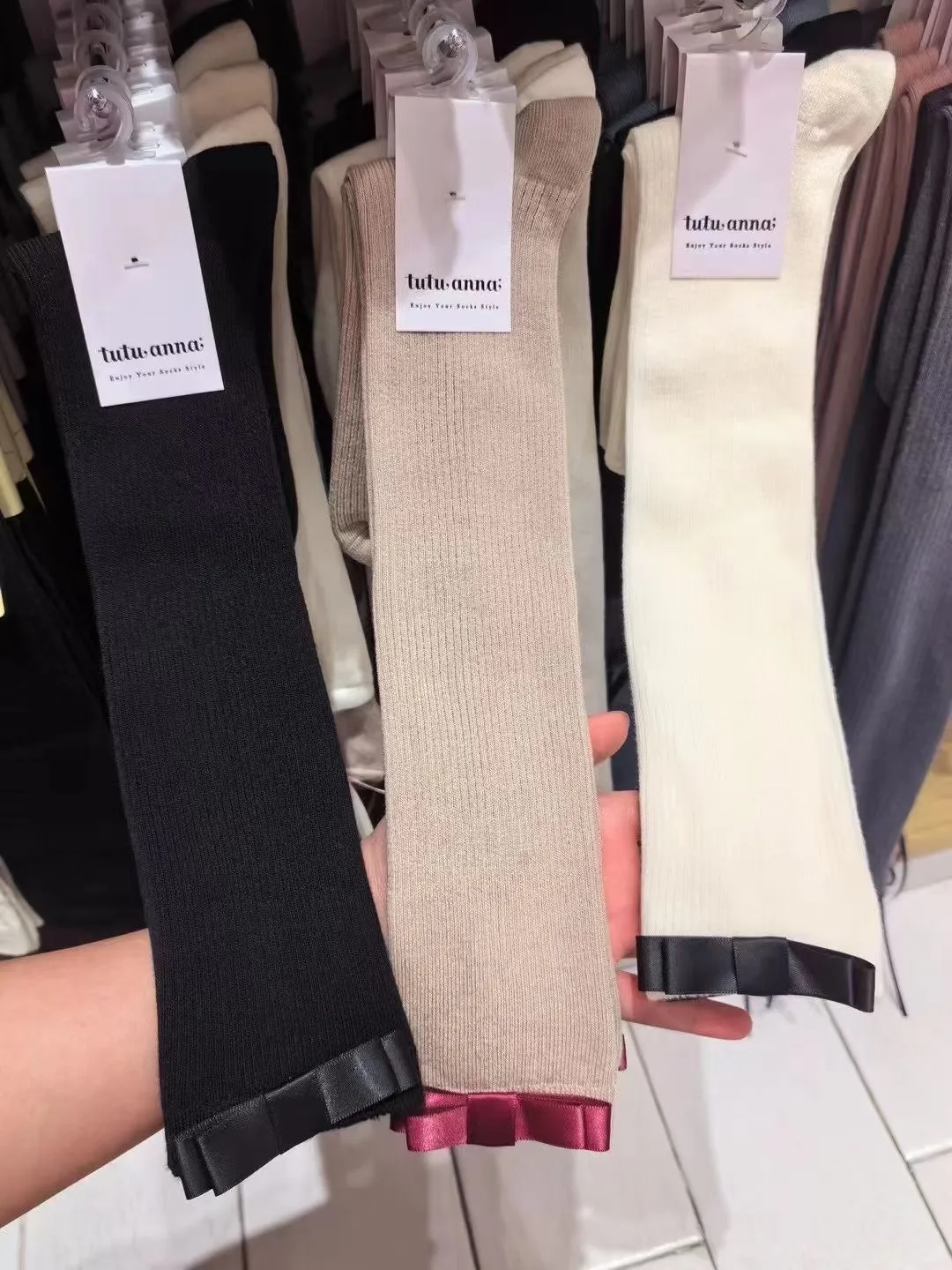 好看的过膝中筒袜😃