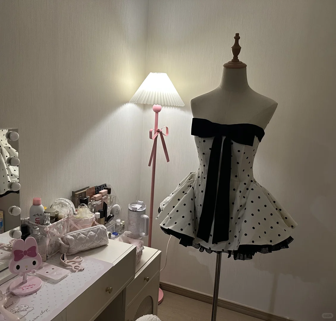 老公出差给我买的小裙子～