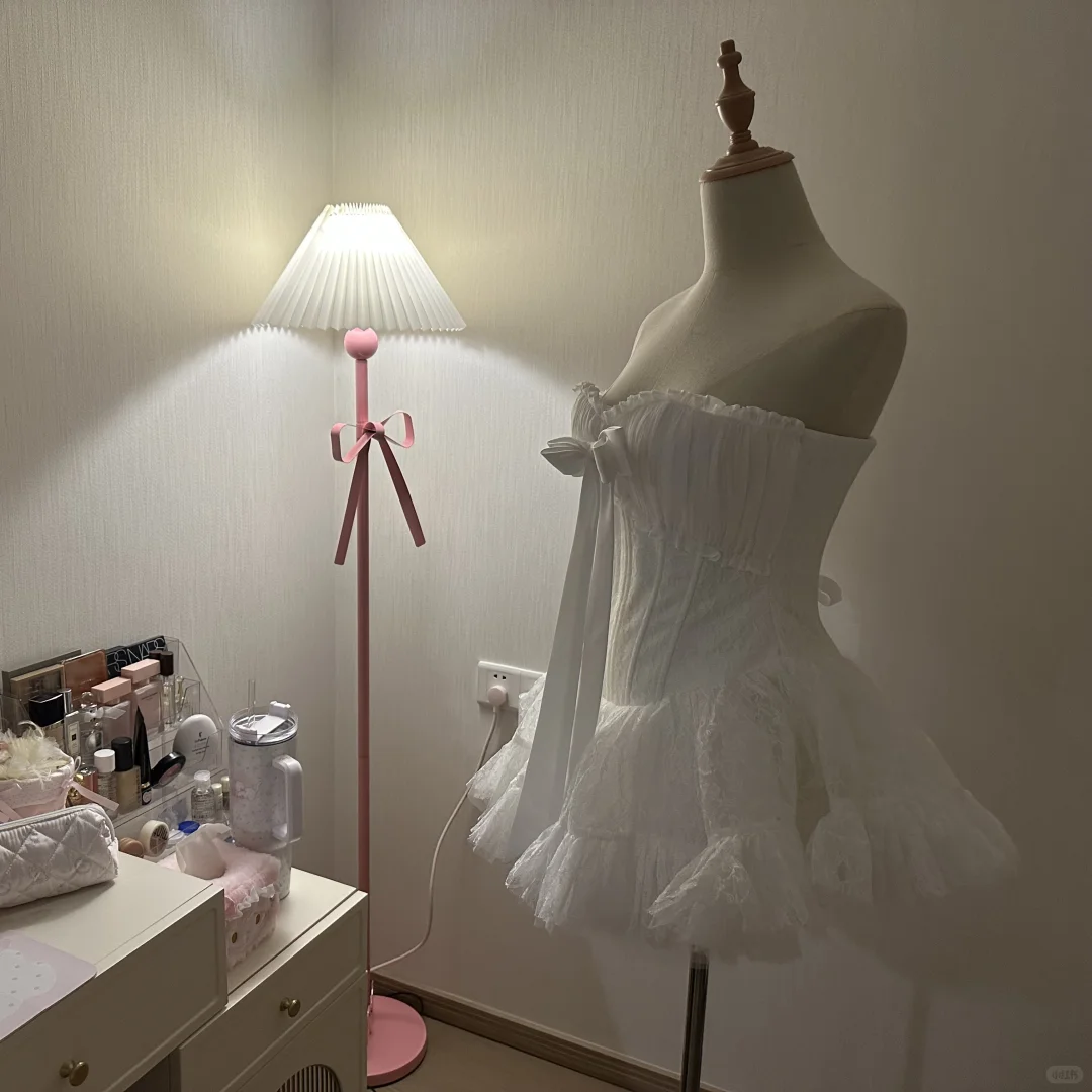 老公出差给我买的小裙子～