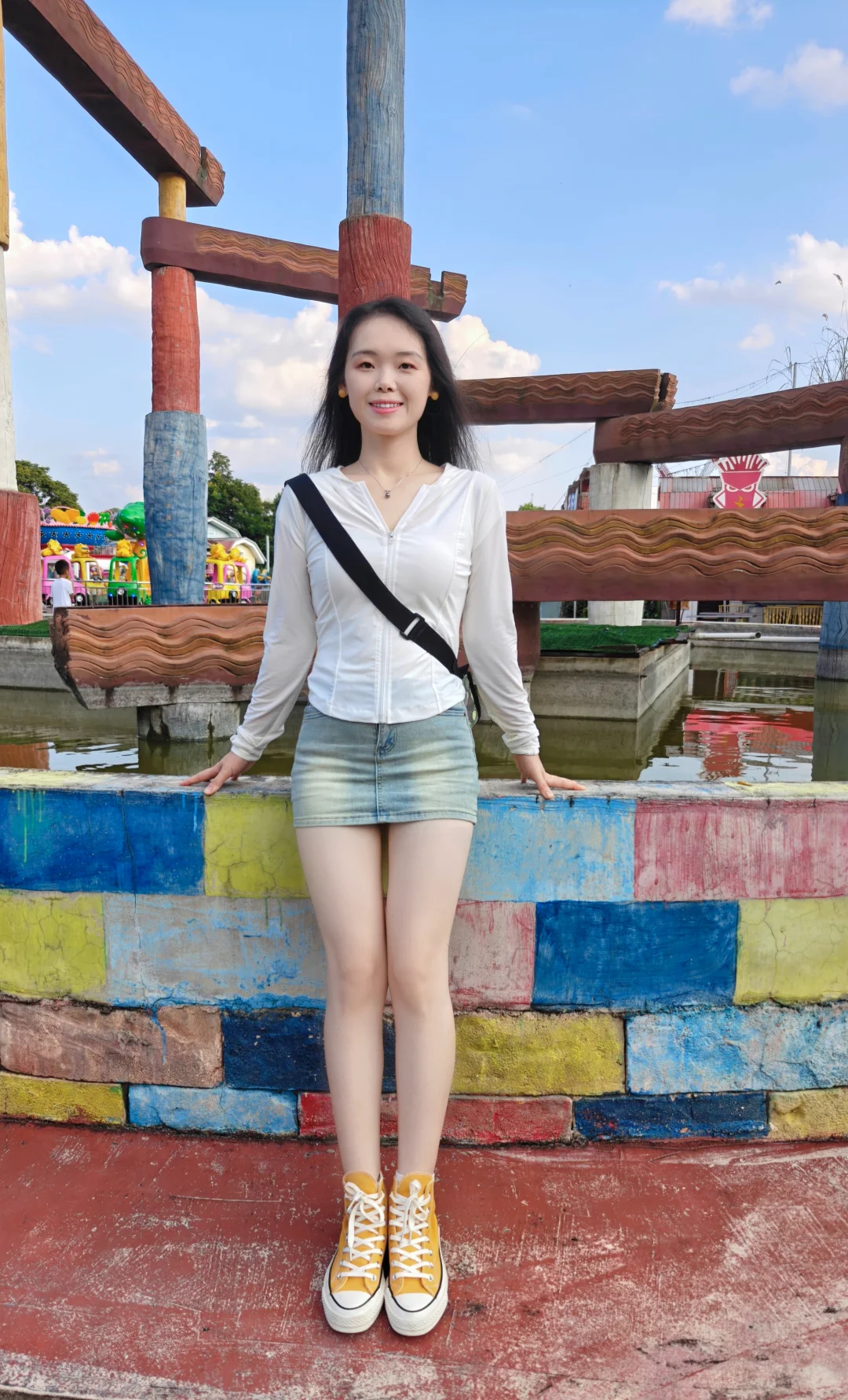 牛仔裙好好看～